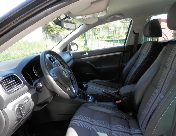 Volkswagen Golf 11