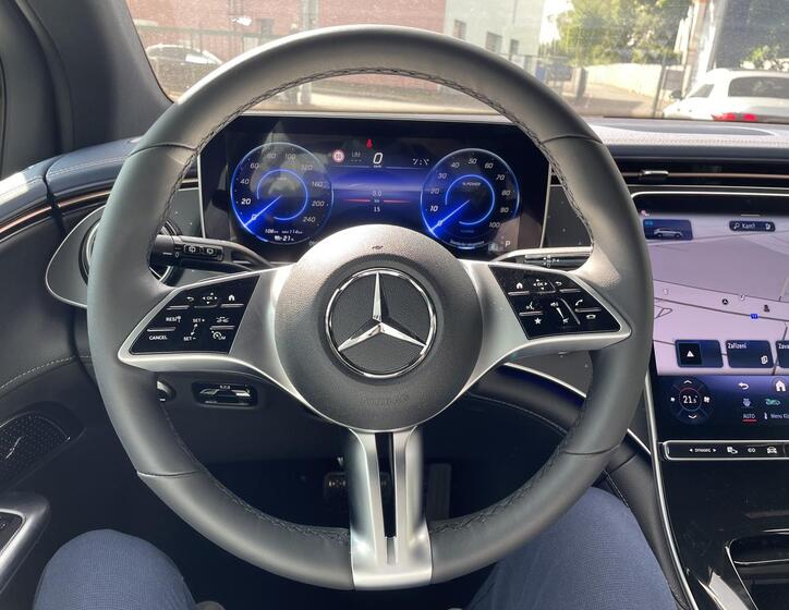Mercedes-Benz EQE 9
