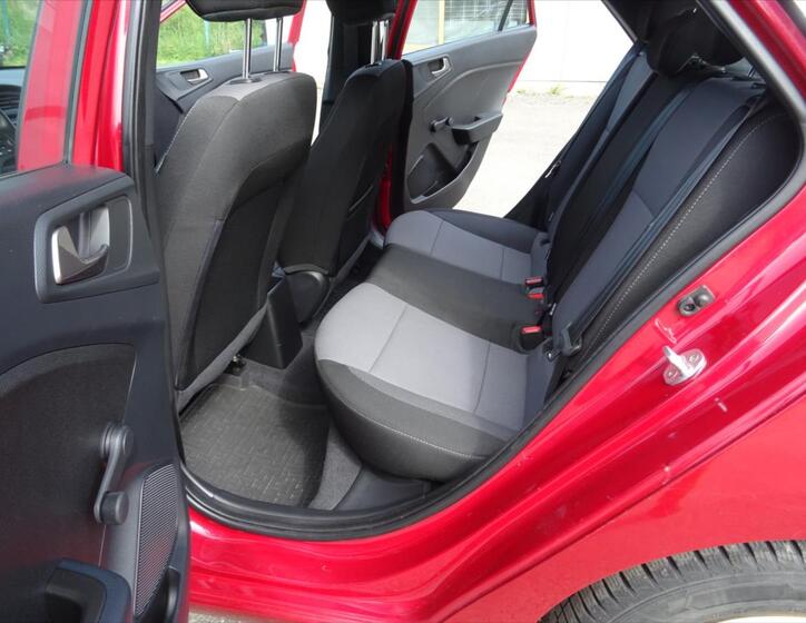 Hyundai i20 10