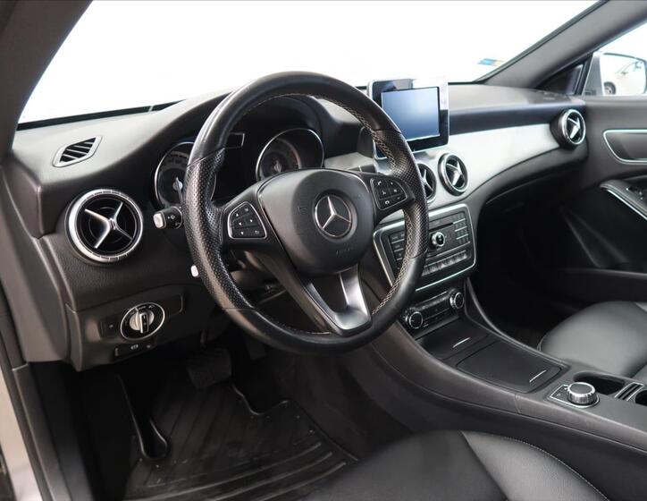Mercedes-Benz CLA 10