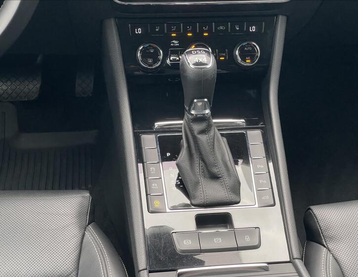 Škoda Superb 10