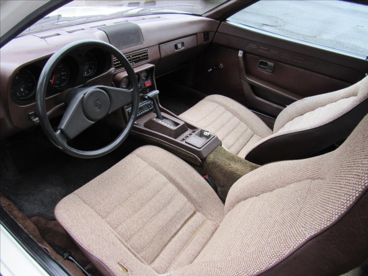 Porsche 924