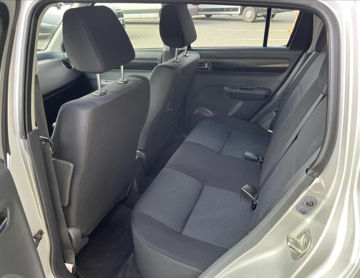 Suzuki Swift 18