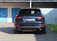 Porsche Cayenne 8