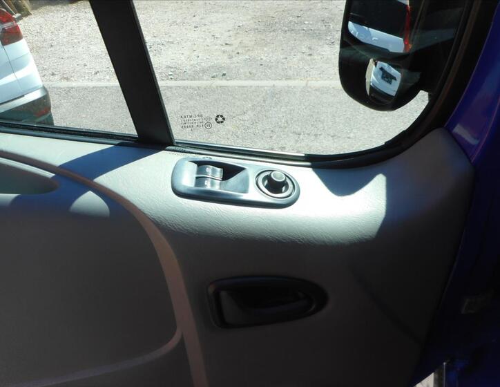 Renault Trafic 10