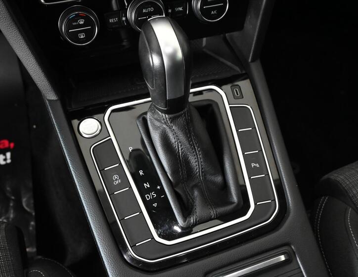 Volkswagen Passat 24