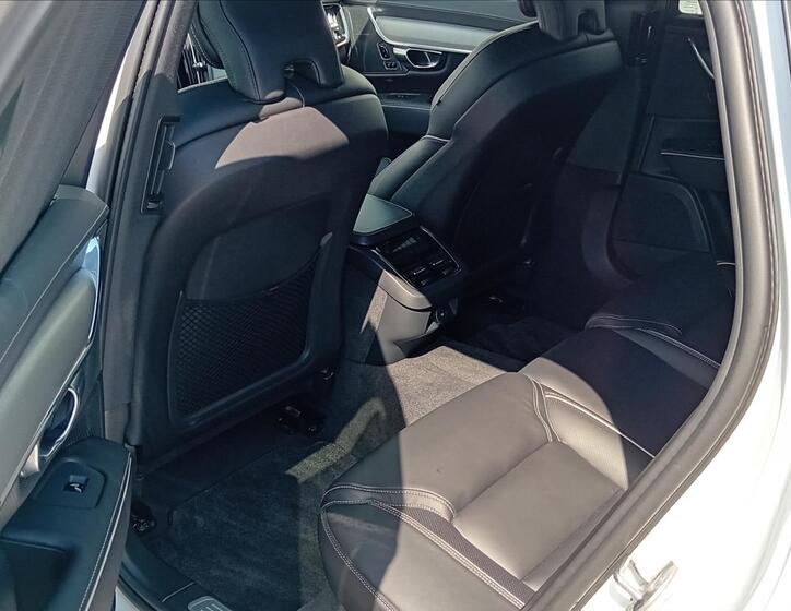 Volvo S90 14