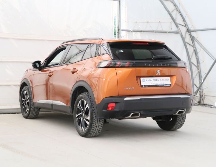 Peugeot 2008 8