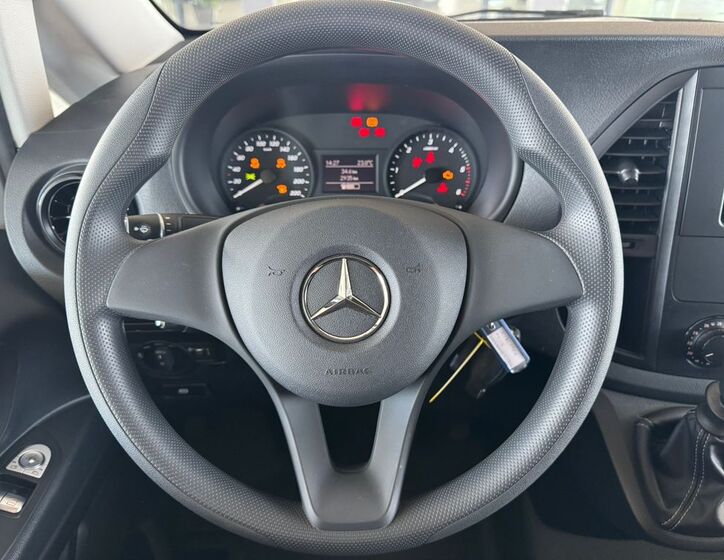 Mercedes-Benz Vito 12