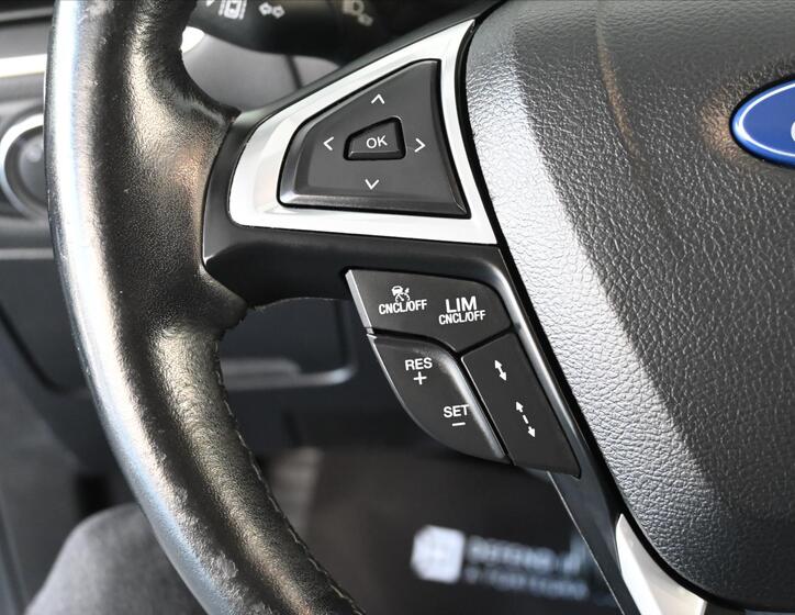 Ford Galaxy 18