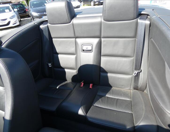 Volkswagen EOS 14