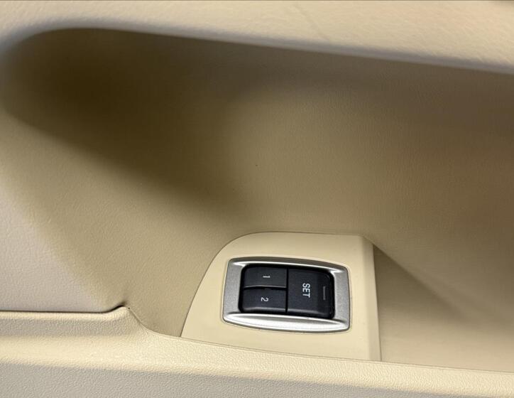 Jaguar XF 20