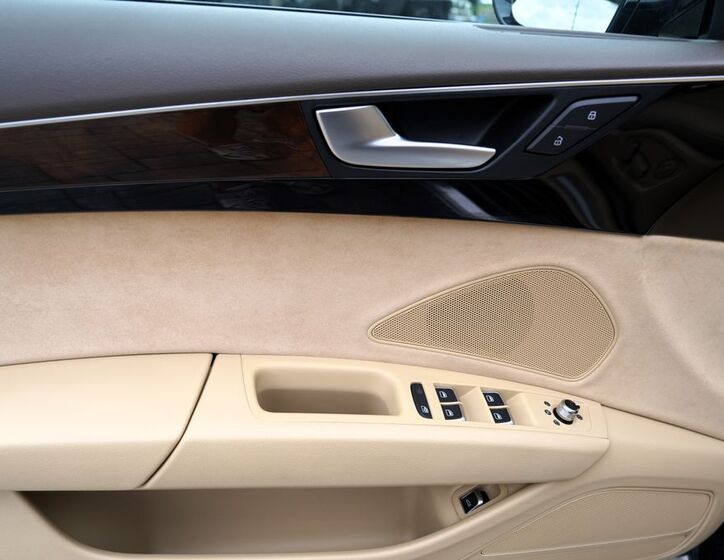 Audi A8 15