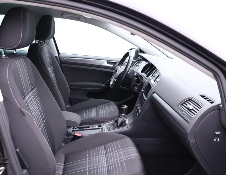 Volkswagen Golf 14