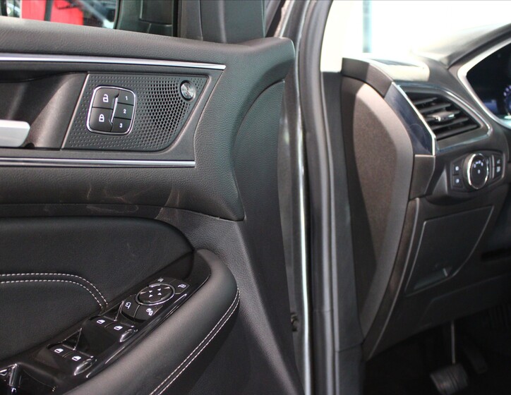 Ford Edge 11