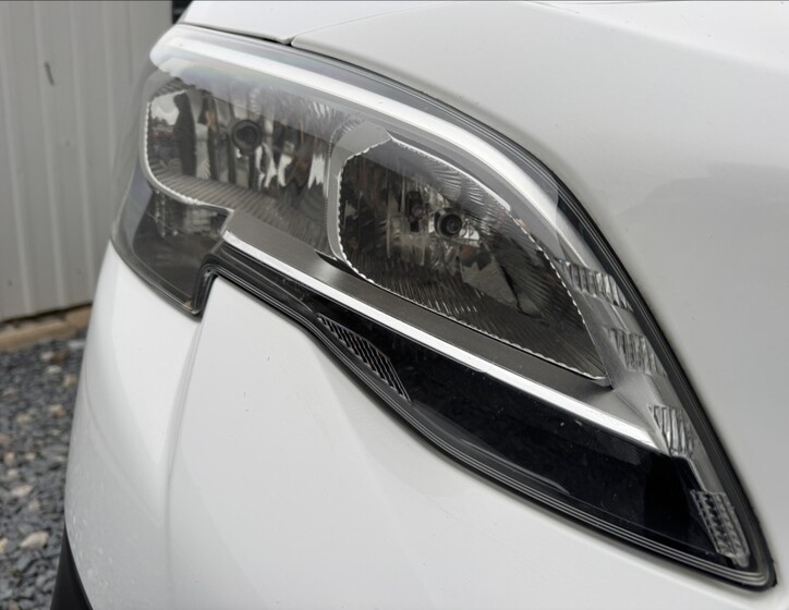 Peugeot Expert 8