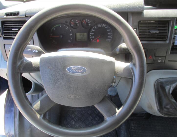 Ford Transit 8