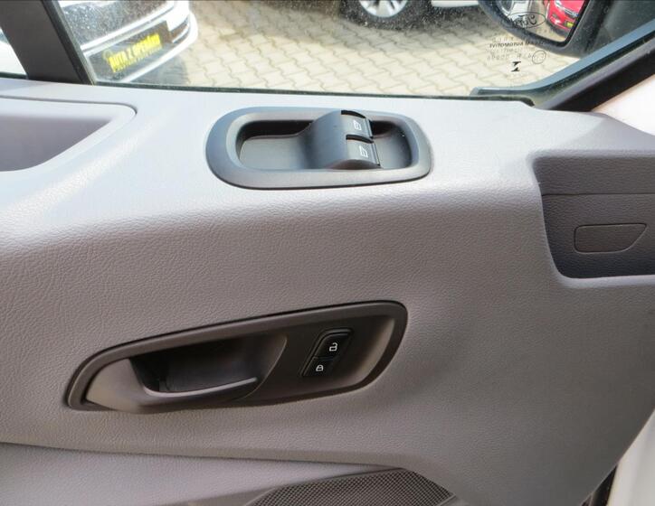 Ford Transit 12