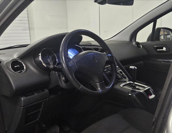 Peugeot 5008 10