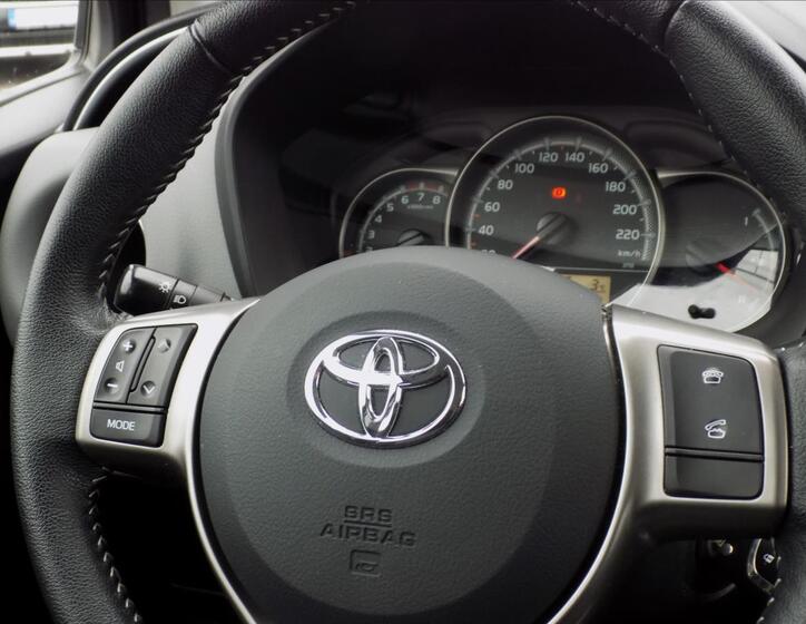 Toyota Yaris 17