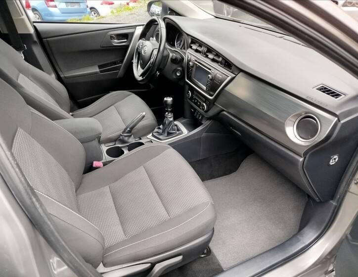 Toyota Auris 29