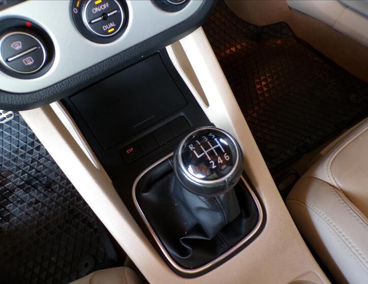 Volkswagen EOS 14