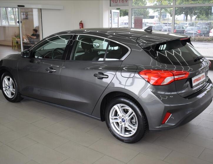 Ford Focus 8