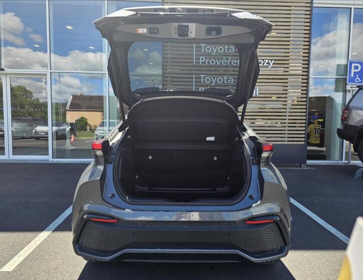 Toyota C-HR 12