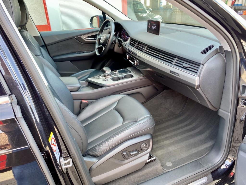 Audi Q7 24