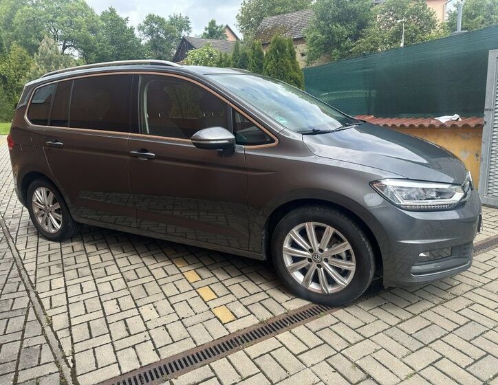 Volkswagen Touran 2