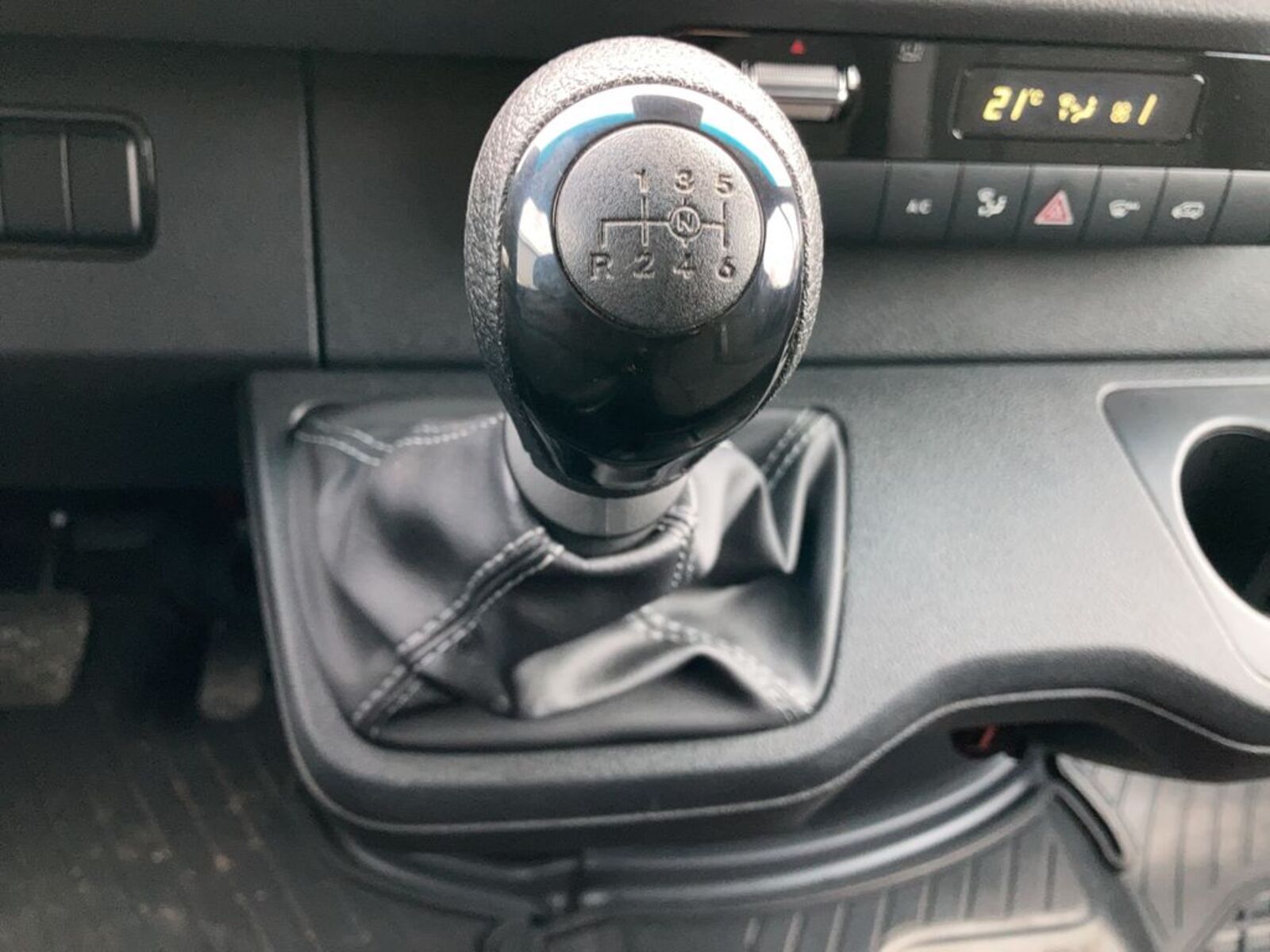 Mercedes-Benz Sprinter 19