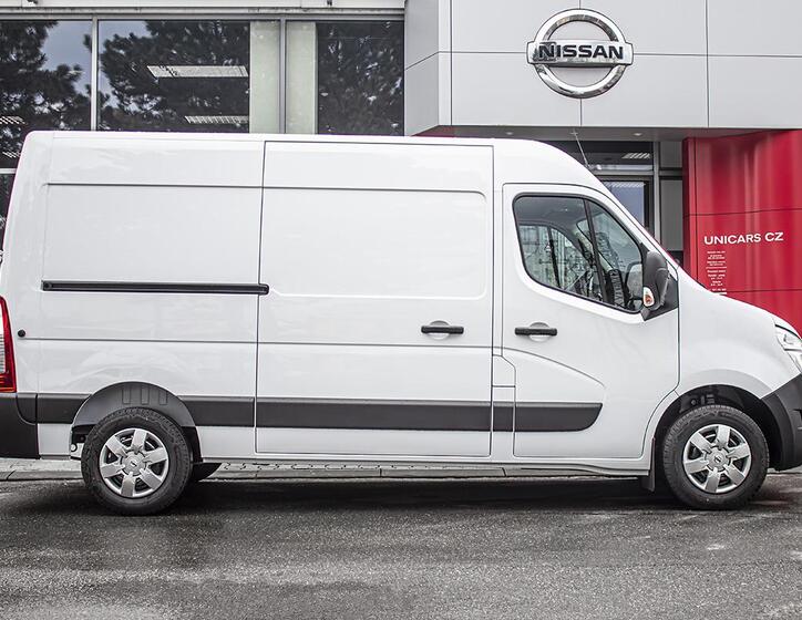 Nissan NV400 4