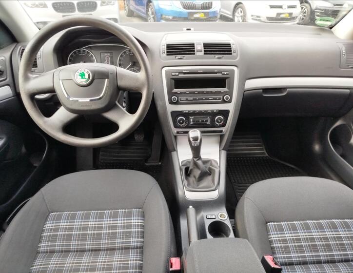 Škoda Octavia 10