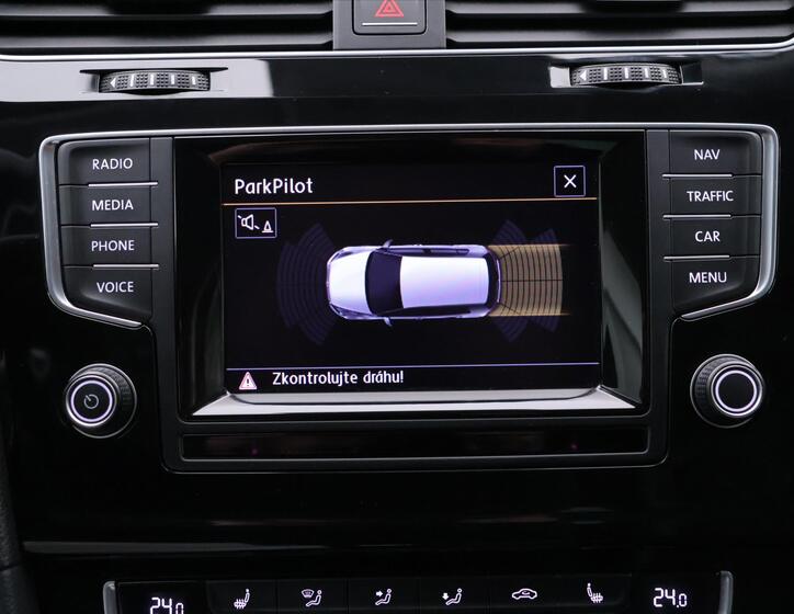 Volkswagen Golf 27