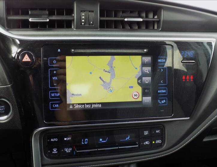 Toyota Auris 16