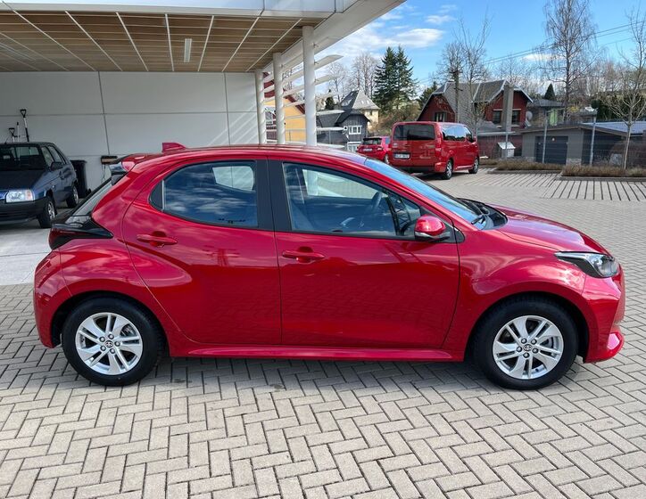 Toyota Yaris 8