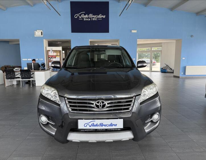 Toyota RAV4 2