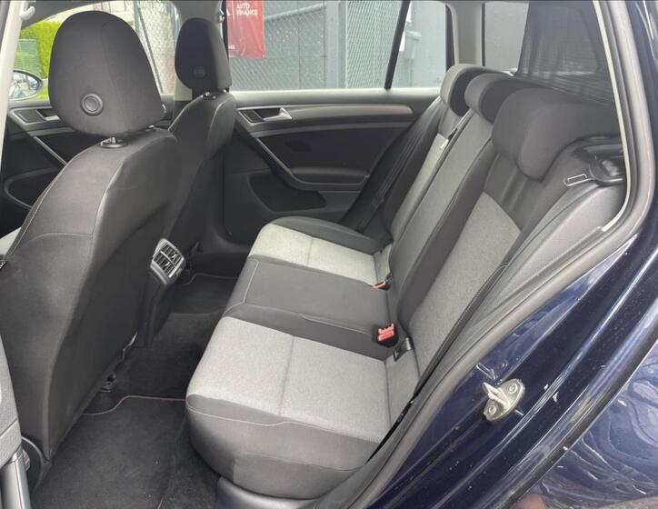 Volkswagen Golf 36