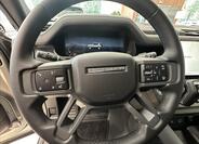 Land Rover Defender 6