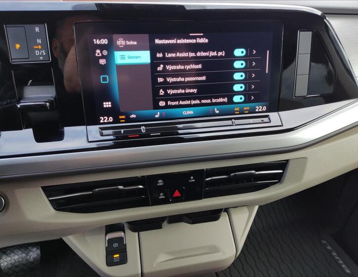 Volkswagen Multivan 11