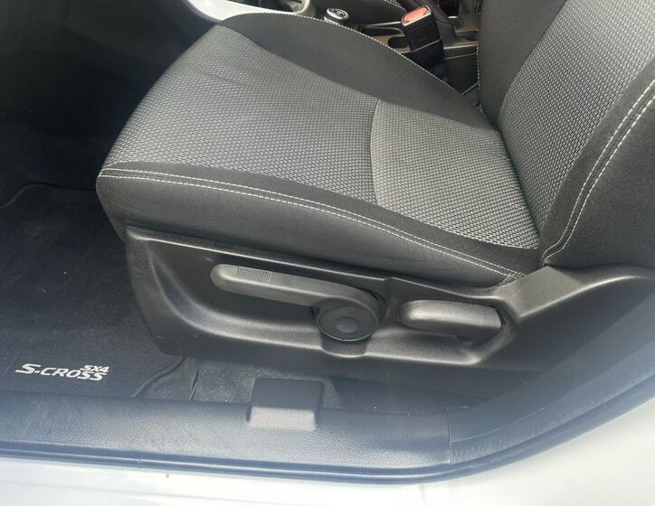 Suzuki S-Cross 14