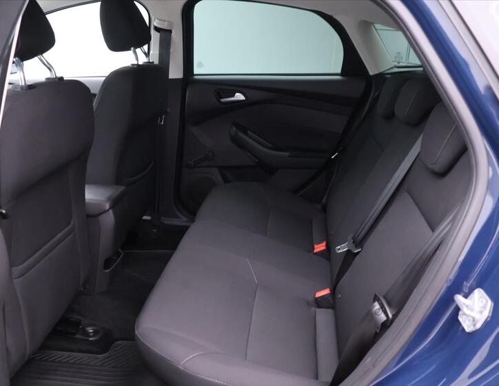 Ford Focus 16