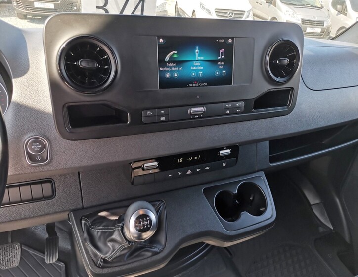 Mercedes-Benz Sprinter 9