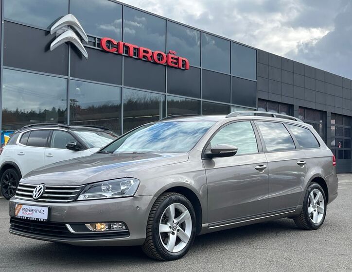 Volkswagen Passat 1