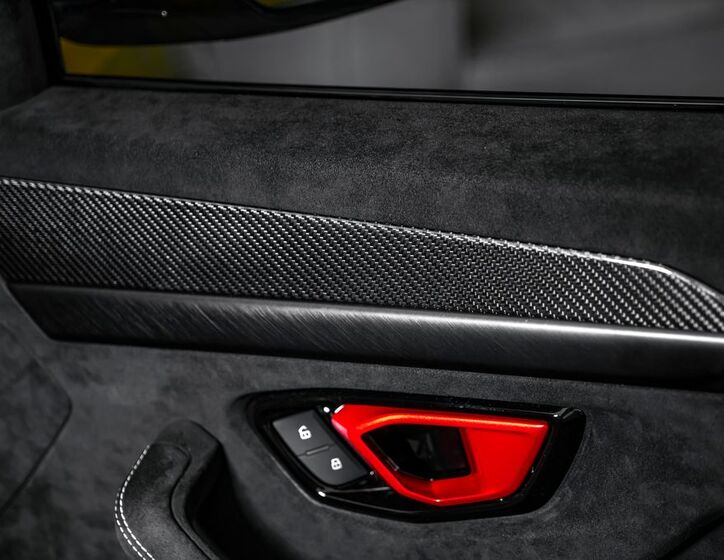 Lamborghini Urus 42