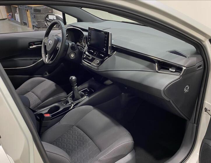 Toyota Corolla 13