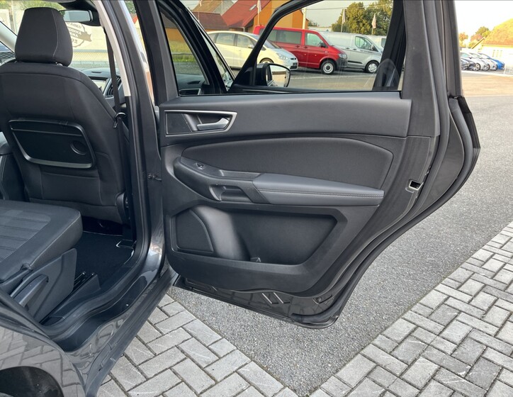 Ford Galaxy 47