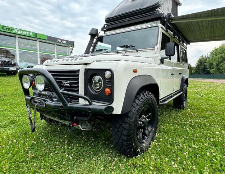 Land Rover Defender 16