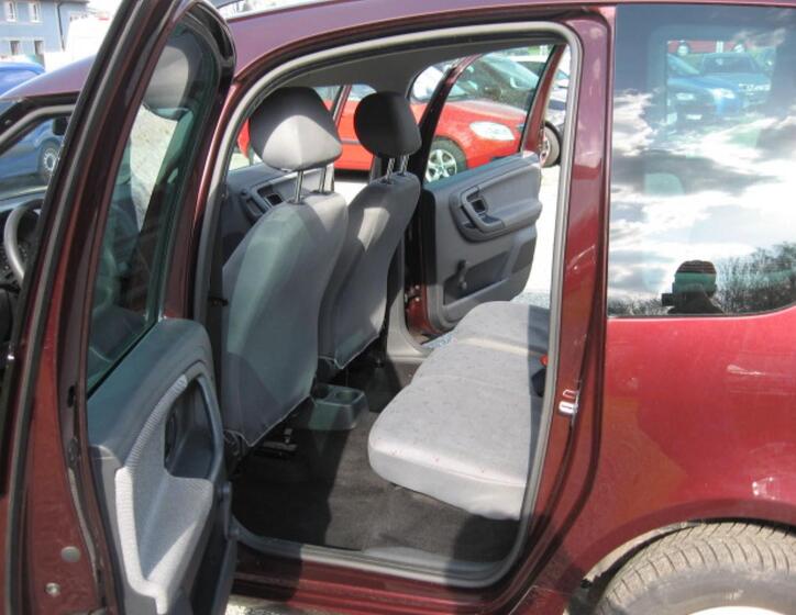 Škoda Roomster 14