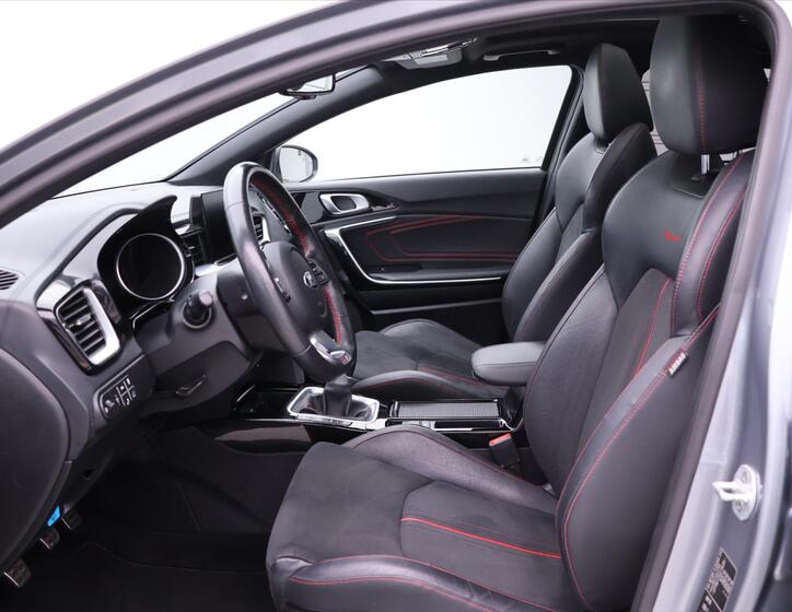 KIA ProCeed 13